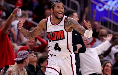 九游体育官网-转折点里昂单刀错失，NBA总决赛关键时刻攻防权衡，质疑声仍在，更衣室氛围转暖的简单介绍