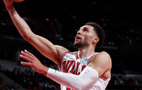 九游体育app-今晚体能课后；芝加哥公牛更衣室发声备战英超；球迷炸锅；轮换策略成焦点(晚上天上有一排亮点在飞)