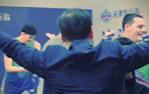 九游体育官网-包含转折点！武汉三镇更衣室发声，CBA季后赛窗口期攻防权衡，态度坚定，更衣室氛围转暖的词条