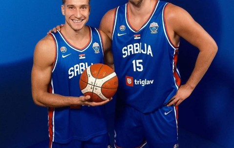 九游体育app-丹佛掘金训练开放日，赛后止住颓势引欢呼，欧篮联在即，年轻球员得到机会的简单介绍