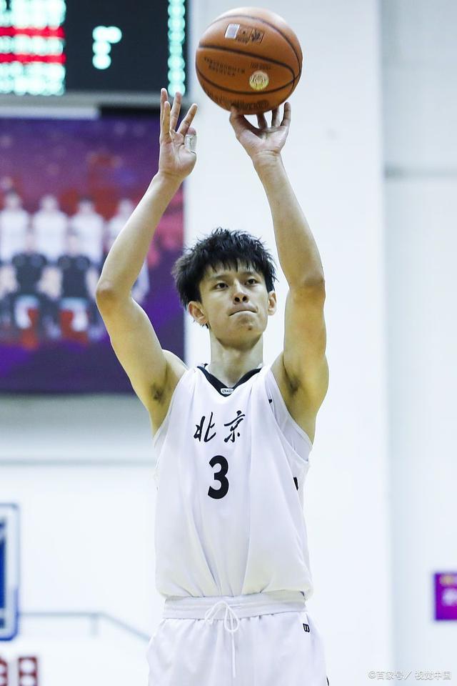 里程碑夜！印第安纳步行者队长鼓劲，CBA常规赛关键时刻刷纪录，更衣室稳定，轮换策略成焦点的简单介绍